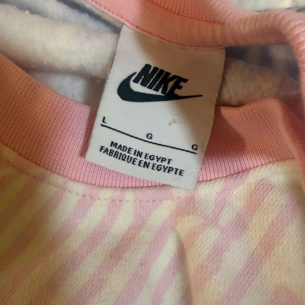 Nike The Nike Line Zebra Pastel Graphic Sweatshirt L Y2K